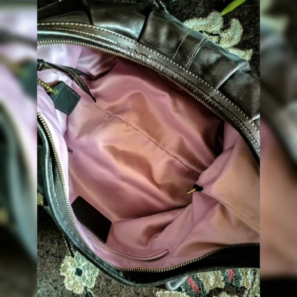 Luxurious Leather Coach/Shoulder Bag/Stylish - Picture 2 of 4